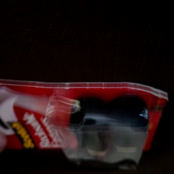 Scotch 3M RF70011 Fabric Fasteners 1 set of Strips Long, 3/4 x 18, Black - Picture 6 of 7